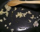 A picture of step 1 of Risotto gamberi e caviale prawn and caviar risotto 🎄.