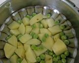 A picture of step 1 of French Beans sabzi.