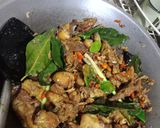 Foto langkah ke 5 dari resep Ayam kecap pedas.