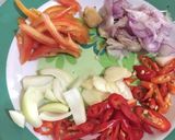 Foto langkah ke 1 dari resep Cumi Asin Tomat Pedas.