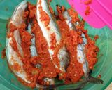 Foto langkah ke 4 dari resep Kembung Panggang Pedas.
