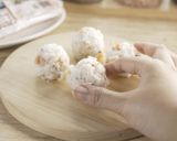 Foto langkah ke 3 dari resep Rice Ball Crab Stick Mentai.