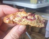Une image de l'étape 7 de Cookies chocolat blanc framboise.