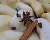 Foto del paso 3 de la receta: Peras con canela, anís y vino tinto