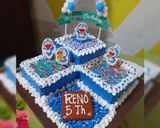 Foto langkah ke 10 dari resep Kue ulang tahun tumpuk susun segi empat.
