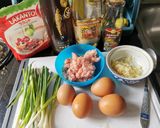 รูปขั้นตอนการทำที่ 1 ของ ผัดต้นหอมหมูสับ​ (คีโต)​