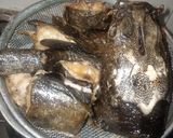 A picture of step 2 of Catfish soup.