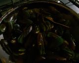 Foto langkah ke 3 dari resep Kerang Hijau Saus Padang.