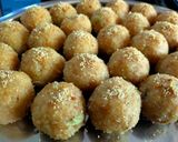 A picture of step 5 of Churma Laddu.