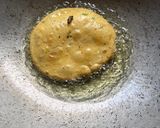 A picture of step 3 of Masala puri.