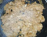 A picture of step 3 of Stir rice with egg sauce.