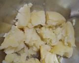 A picture of step 1 of Tari wala Dahi-Aloo.