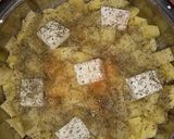 Foto del passaggio 2 della ricetta Patate con tonno con contorno di mais