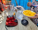 Foto del paso 2 de la receta: Agua de mango natural