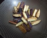 Foto langkah ke 1 dari resep Terong Balado Simpel.
