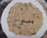 A picture of step 3 of Aloo Stuffed Paratha- Tomato Soup.
