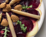 Foto del paso 7 de la receta: Ensalada de espárragos blancos sobre carpaccio de manzana y remolacha