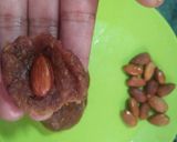 ખજૂર બદામ ની ચોકલેટ (Date almond chocolate Recipe in gujarati) રેસીપી સ્ટેપ3ફોટો