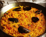 Foto del paso 7 de la receta: Arroz con mejillones, calamar y gambas 🦐
