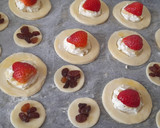 Foto del paso 5 de la receta: Volovanes de queso y fresas