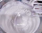 Hình bước làm 1 của món Bánh cupcake sốt kem phô mai trứng muối chà bông