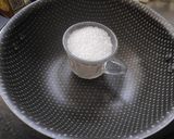 A picture of step 4 of Kesar Angoori Rasgulla.