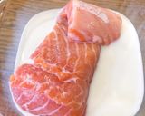 Hình bước làm 1 của món Cá hồi chiên xù cho bé