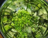 Foto del paso 11 de la receta: Medallones de cerdo, ensalada de verdolagas y "jugo verde"