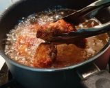 รูปขั้นตอนการทำที่ 2 ของ ปีกไก่ทอดรสลาบ