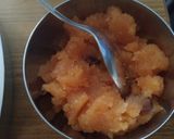 A picture of step 1 of Rava kesari bath.
