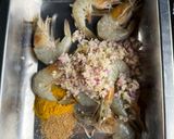 Foto langkah ke 2 dari resep Udang goreng bawang.