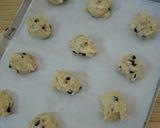 Foto langkah ke 3 dari resep Vanila Chocochips Cookies ala Tintin Rayner.