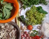 Foto langkah ke 1 dari resep Sayur Manado Daun Ubi dan Bunga Pepaya.