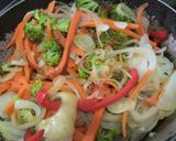 Foto del paso 2 de la receta: Plato de vegetales salteados cremosos con pasta🥦🌶️🧅🥕🍝