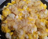 Foto del paso 7 de la receta: Coliflor en salsa cremosa🍛de calabacin y zanahoria con cebollas y manzanas salteadas🥘🍱🍲