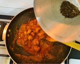 A picture of step 7 of Smoked Prawns Karahi.