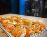Foto del paso 6 de la receta: Rollitos de salmón con ensaladilla de langostinos