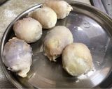 A picture of step 2 of Masala Fry Arbi.
