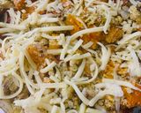 Foto del paso 3 de la receta: PASTEL SALADO DE COLIFLOR Y CALABAZA 🤩😋😋 CON MUCHO QUESO 🧀 🥦🥦🧅🫑🎃🧀🍲
