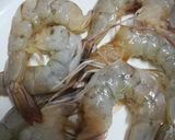 รูปขั้นตอนการทำที่ 1 ของ ผัดเผ็ดกุ้งสะตอ+คะน้า