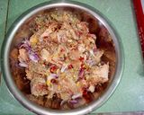 Hình bước làm 1 của món Gà kho xả ớt