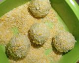 Foto langkah ke 5 dari resep Bola ubi isi coklat lumer.