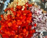 A picture of step 2 of Quick Tuna Salad Lunchbowl.