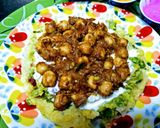 A picture of step 5 of Aloo Matar Tikki Chole Chaat.