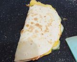 Foto langkah ke 4 dari resep 145. Tortilla Egg Sandwich.