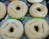 Foto langkah ke 4 dari resep Donat Tradisional.