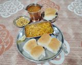A picture of step 11 of Matki Misal pav.