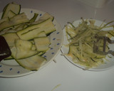 Foto del paso 3 de la receta: Ensalada de calabacín y carlota