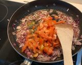 A picture of step 2 of Scrambles fried eggs.