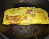 Foto langkah ke 4 dari resep Telur dadar gulung.